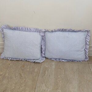 Decorative pillow set
